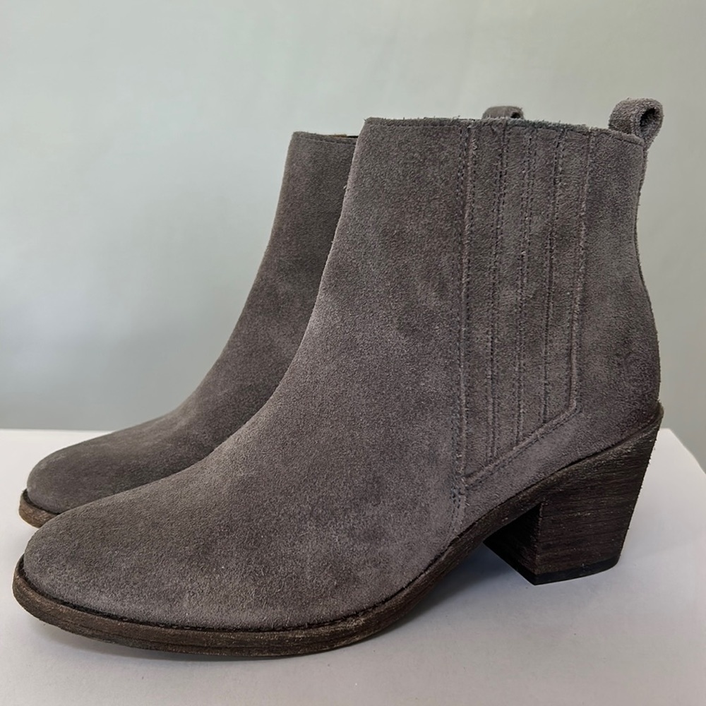 Frye Alton Chelsea Grey Suede Bootie Boot, Women’s size 6.5, stacked heel